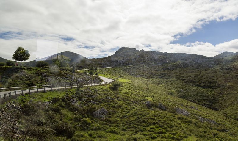 La verde Asturias - Blogs de España - Día 2: Picos de Europa - Lagos de Covadonga (10)