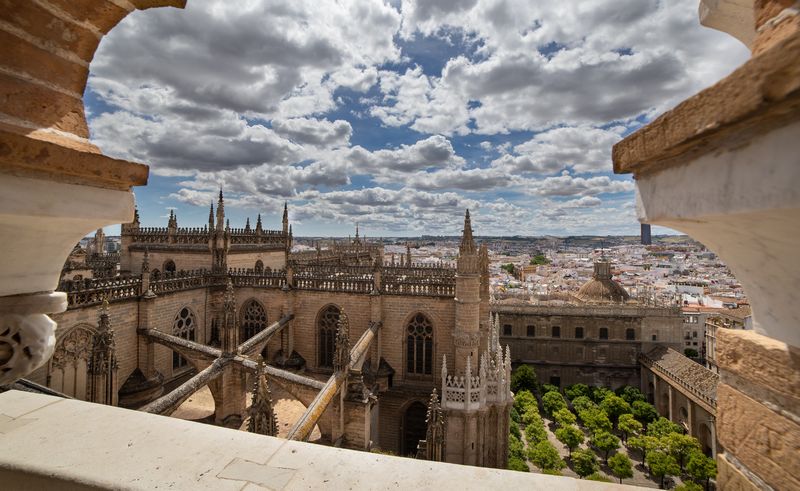 Escapada a Sevilla - Blogs de España - Día 2: Terrazas de la Catedral, subida a la Giralda y Plaza de España. (48)