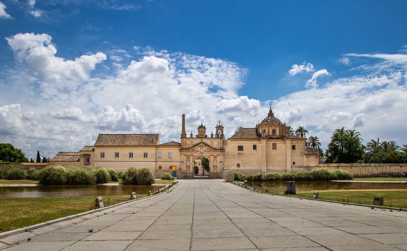 Escapada a Sevilla - Blogs de España - Día 1: Aterrizando en el Monasterio de la Cartuja (4)